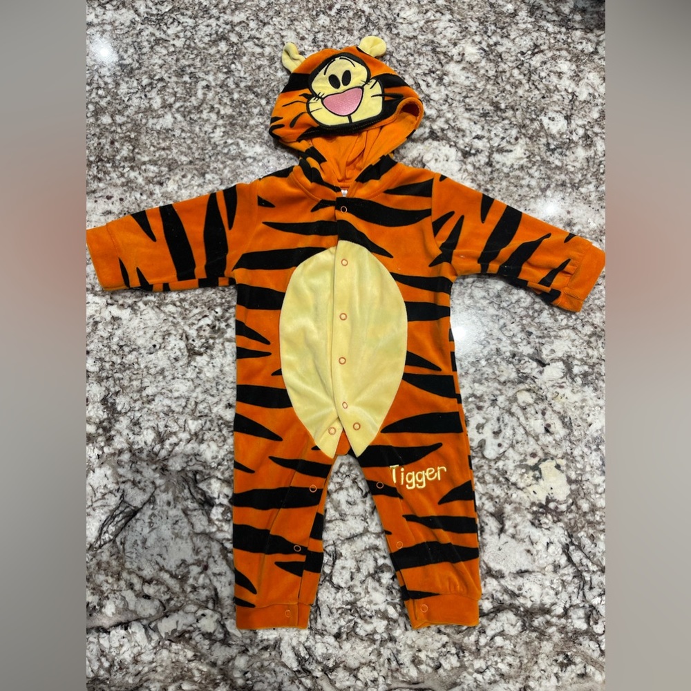 Tigger costume for 0-6 months